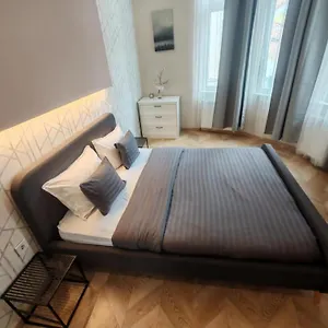  דירה 3 Bedrooms Bright Flat In The Heart Of The -free Parking Need Reservation